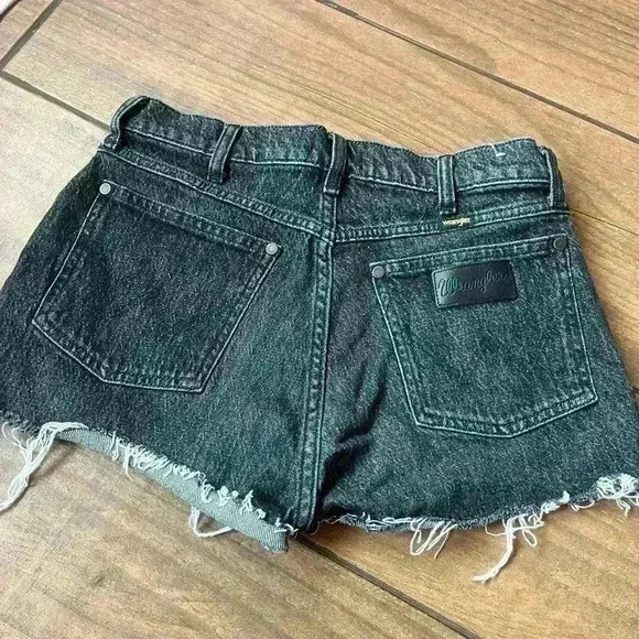 WRANGLER WOMEN'S FESTIVAL SHORTS size 27 - Picture 4 of 5